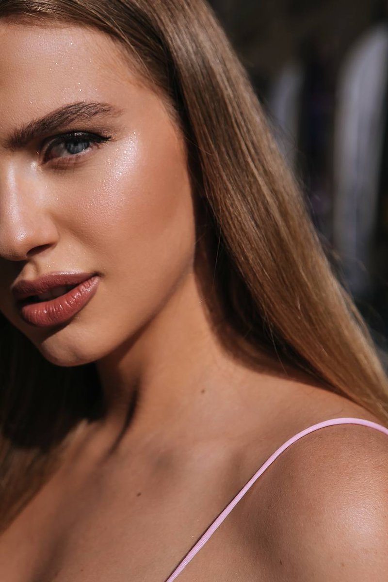 Ann Blooonde tweet media