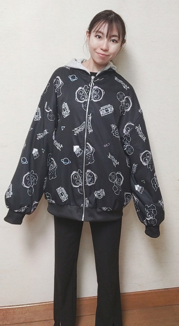 chan96167155's tweet image. ここ最近の勝負服🌈これで新幹線乗ったら知らない集団からめちゃくちゃ笑われました🫠笑　関西からのウケは良かった🤣
フリーサイズだから148cmが着ると萌え袖に🙃
#パシオス #パシオスnet #ハンギョドン #サンリオ #ピューロアンバサダー #サンリオファッション #勝負服 #レッスン着 #148cm