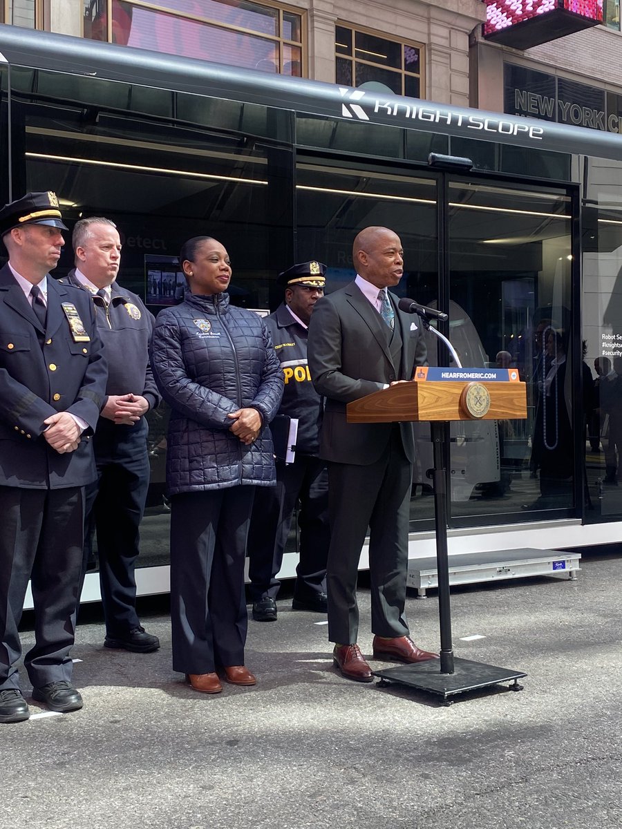 bern_hogan's tweet image. “I’m a computer geek. I think technology is here and we cannot be afraid of it,” @NYCMayor says in Times Square, rolling out 2 new technologies the NYPD will use to supplement the PD. 

A contract for “Digi dog” was previously axed after criticism over surveillance methods &amp;amp; cost