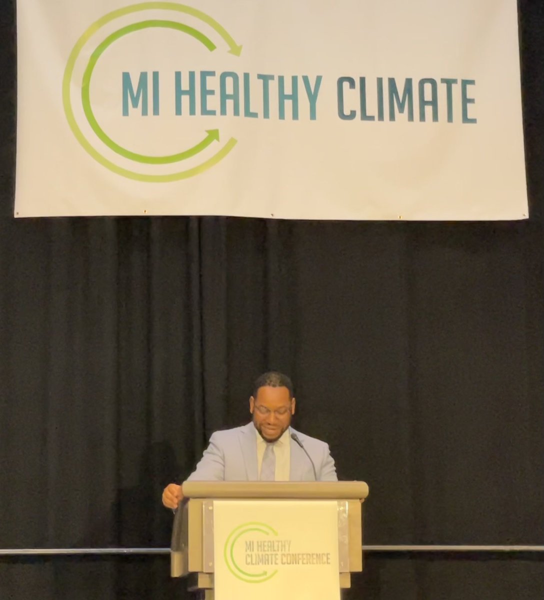 UMSEAS's tweet photo. SEAS Prof. @tgreames speaking about energy justice at #mihealthyclimate: “This isn’t just about an energy transition, it’s about a just energy TRANSFORMATION.” YES! https://t.co/u28CvsByLL