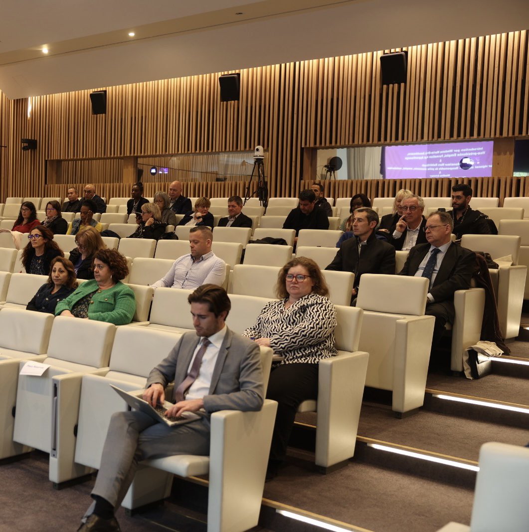 MDoAeschlimann's tweet photo. 🏅La @iledefrance prépare les #jop2024, en formant les professionnels en vue des compétitions et événements.
Dans les métiers de la #sécurité priv��e, 20000 postes sont à pourvoir.
👈🏼 Nous avons ouvert 5000 places pour le TFP « agent de sécurité et de prévention » et le CQP « agent de sécurité événementielle »