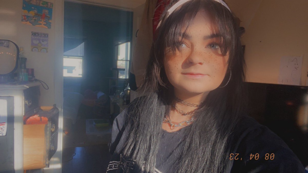 sourpatchxbaby's tweet photo. Haiii good morning happy spring loving the warm weather 🥰🌸🌱🪴☀️ https://t.co/ZM8KGXX9Q9