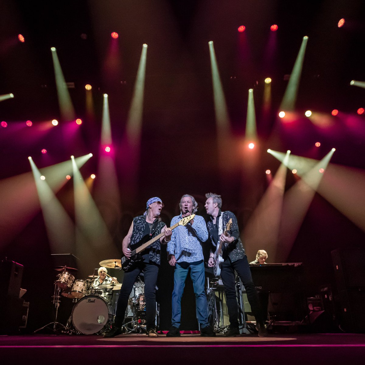 _DeepPurple's tweet photo. Thanks for having us Japan, you were amazing! Next stop Monster’s of Rock festival in Colombia, see you there.

// DP WebCrew 

Photo Credit: Robert Lio 

#deepurple #japan #madeinjapan https://t.co/ot7xDtSFJX
