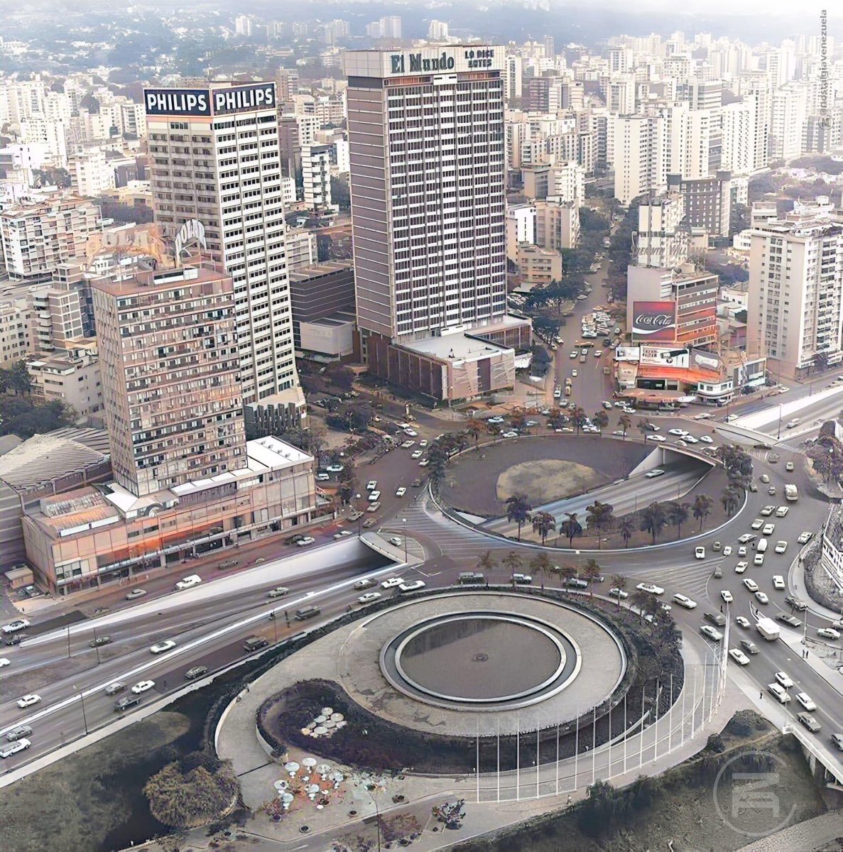 CastelvaniaLuis's tweet photo. ¿Reconocen esta ciudad? https://t.co/rdqSgnbMg9