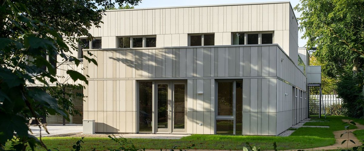 Zien &amp; Doen: circulaire producten in de schijnwerpers op onze Campus! Van ondernemers die een positieve bijdrage leveren aan de grondstoffentransitie. Zo ook Martens keramiek BV met Kerloc: 100% circulaire, biobased gevelbekleding. Benieuwd? bit.ly/3KPUxtn
#circulaire