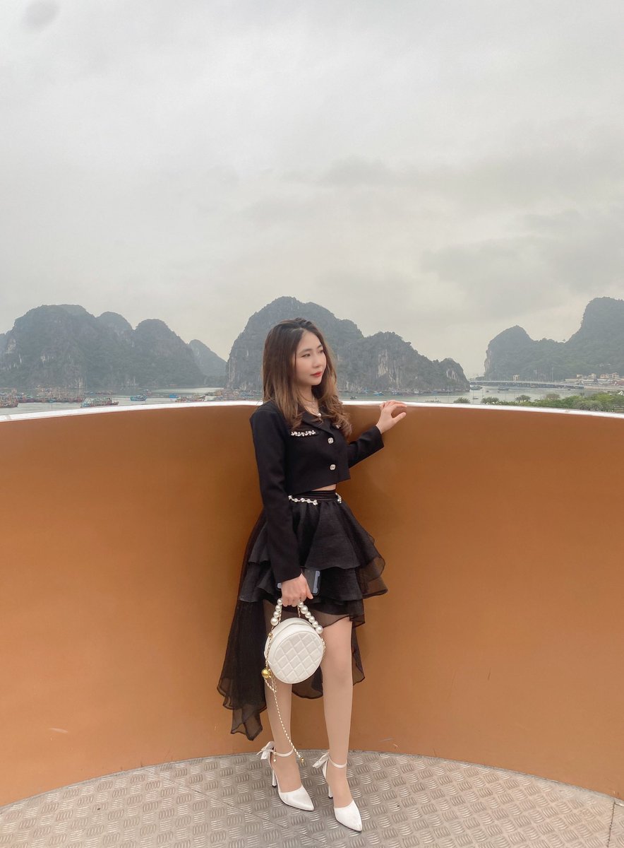 lin8386's tweet photo. Hạ Long những ngày nồm ẩm 😵‍💫 https://t.co/Gh8dugLxMd