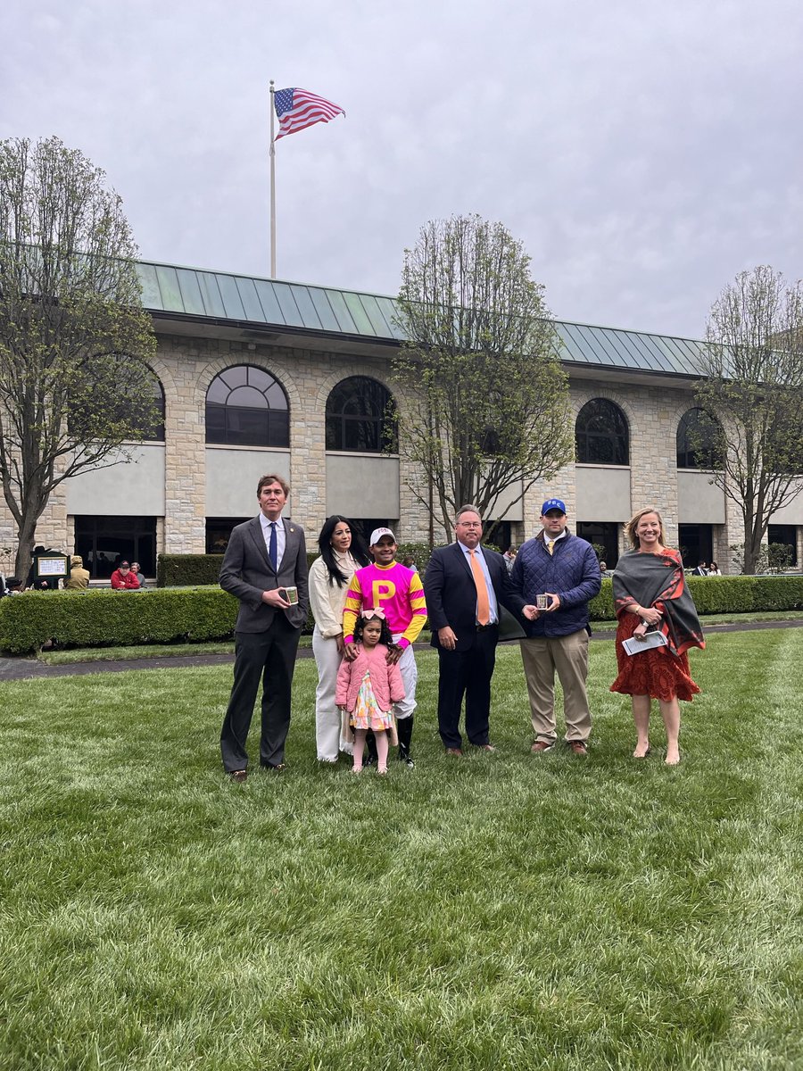 KPMRacingStable's tweet image. Great opening weekend in KY! Celebrated @luissaezpty winning the @keeneland Fall Jockey Title and the Transylvania &amp;amp; Bluegrass Stakes. #luissaez #mostash #tapittrice