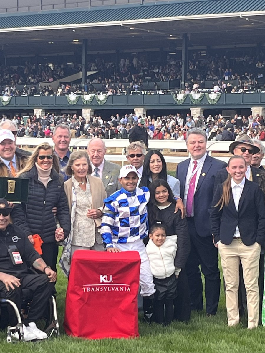 KPMRacingStable's tweet image. Great opening weekend in KY! Celebrated @luissaezpty winning the @keeneland Fall Jockey Title and the Transylvania &amp;amp; Bluegrass Stakes. #luissaez #mostash #tapittrice