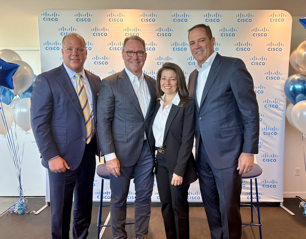ChuckRobbins's tweet photo. Great All Hands this morning in the beautiful new @Cisco Atlanta Office! It’s amazing to finally be here with all of you. The energy here is awesome, and I’m so excited about Cisco’s growing presence in Atlanta!! @rscottherren @mariapoveromo @JeffSharritts https://t.co/XAt7L4qbiJ