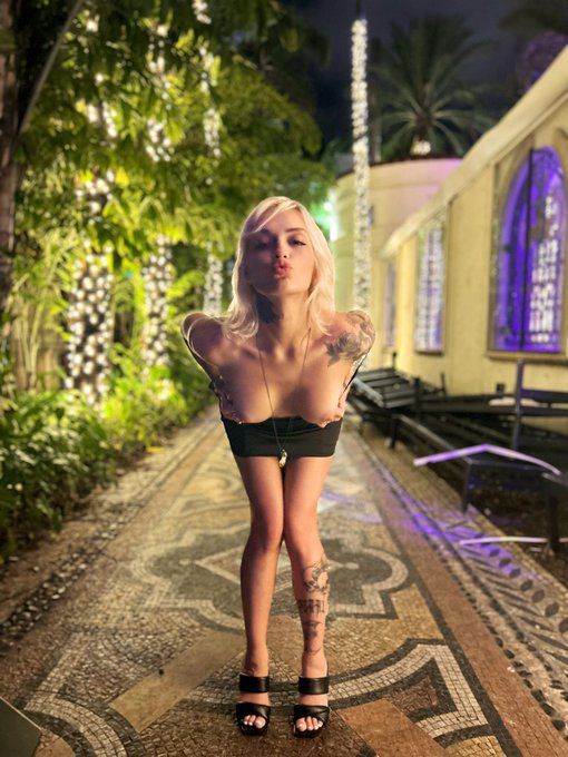 1 pic. I just made my site 50% off. Link in bio! https://t.co/12BxF6tP9m