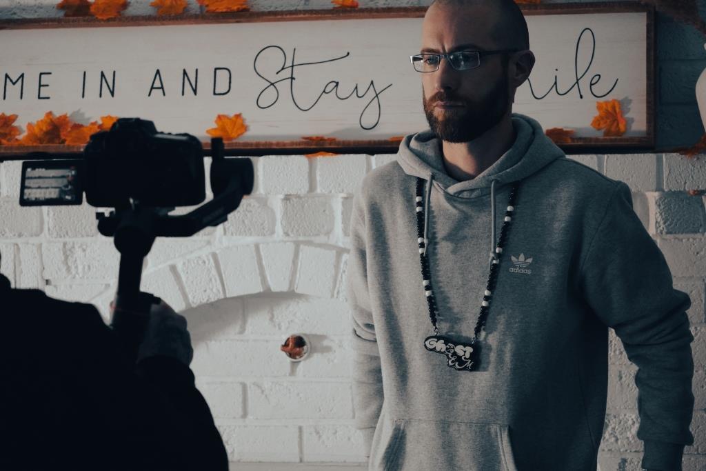 Some super dope BTS snaps from the homie <a href="/jakhellington/">Jak Hellington</a> on the set of my new video 'October 2003' 👁️‍🗨️📸

You can check out the full video here: youtube.com/watch?v=idkuos…

#photography #hiphop #photographer #rap #photooftheday #altrap #videography #bellcity