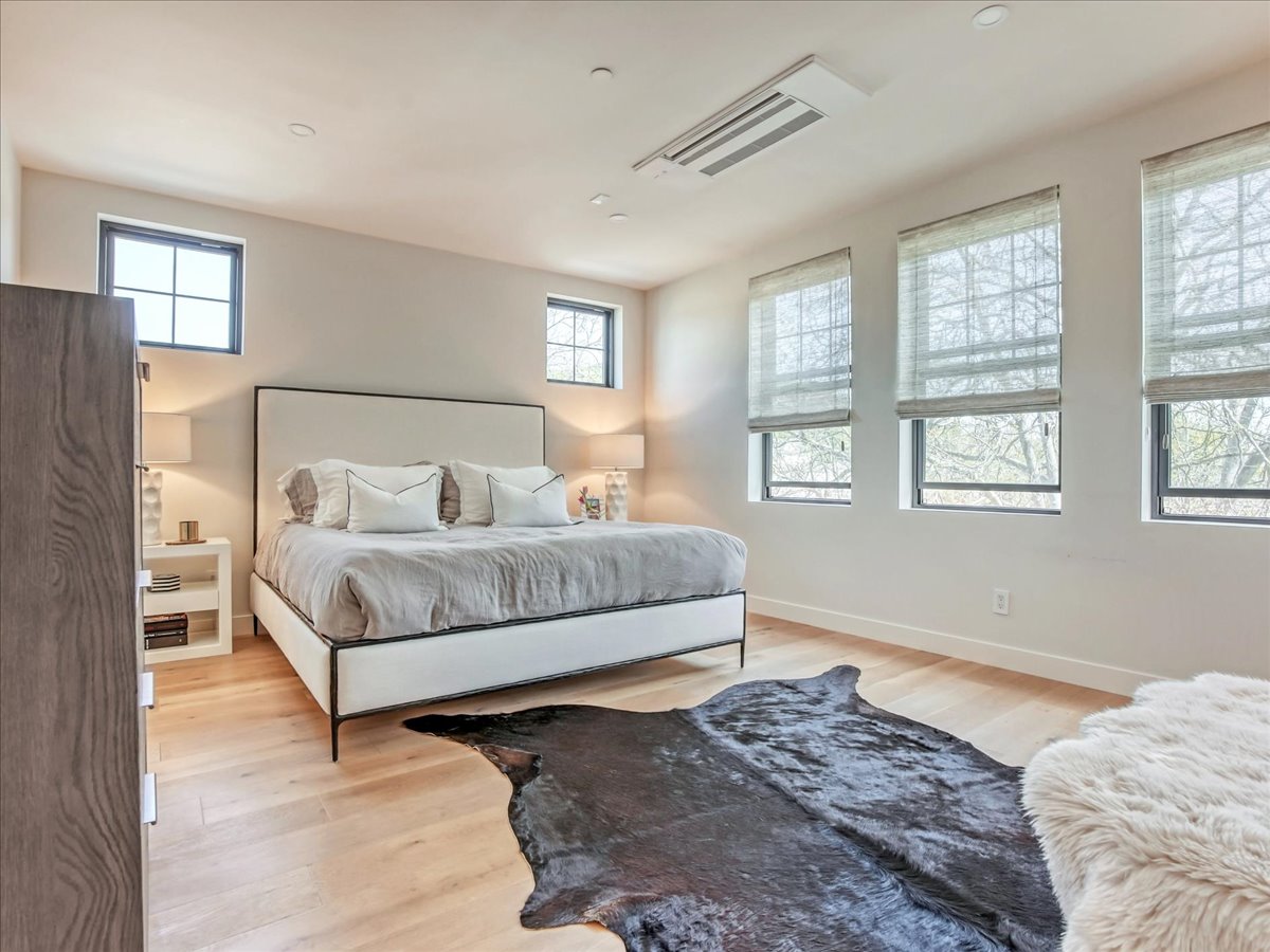 teamlandk's tweet photo. Chic and stylish, this newly-constructed 3 bedroom, 2.5 bath residence sits in a prime location in the heart of the West End of San Rafael.  23 G Street, San Rafael CA

Laura &amp; Kristin Team
Laura Reinertsen, Kristin Sennett &amp; Suzanne Hughes
DRE 01226087 |  01348547 |  02157456 https://t.co/N9t4ClayPS