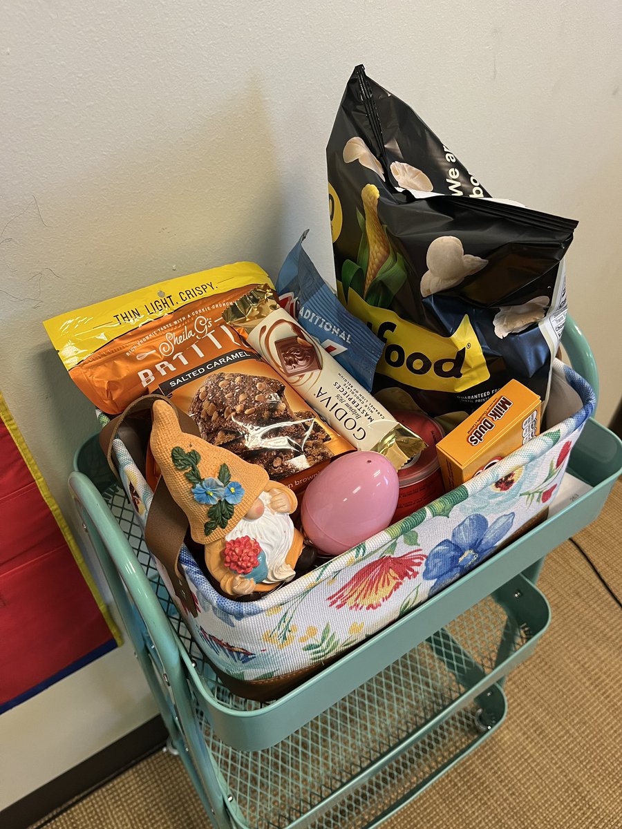 MrsZulauf's tweet photo. It’s a great day at @Roch_Int_456! The Faculty Fun Committee organized a “Not So Easy Egg Hunt” for teachers and staff. If you need ideas on how to put the FUN back in your faculty let me know! #rochesterrockets #facultyfun https://t.co/aDC2YD95g7