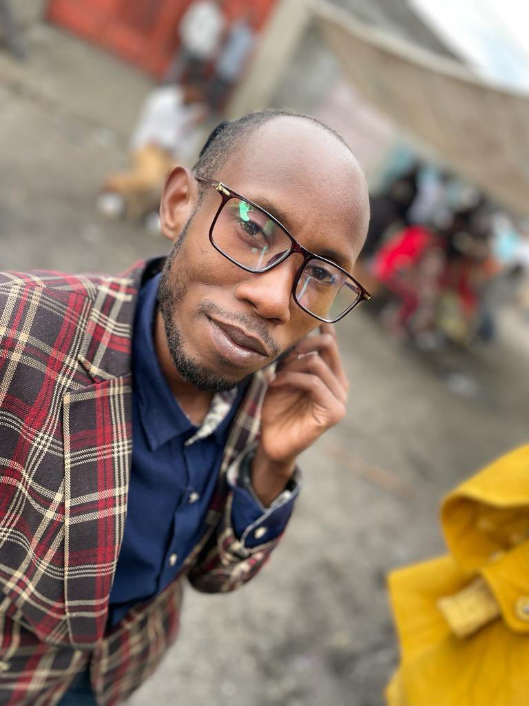 RafikiNzitaEmma's tweet photo. ‘’Le vrai amour est cette condition dans laquelle le bonheur de l’autre est aussi essentiel que le nôtre’’
#April
#maitredeceremonie
#ElMaestro
#animationmariage
#goldenvoice
#soyonsvrais et #assumons
#agirmieuxquavant
#nzitavake
#selfmotivation https://t.co/CyVpIpJJMD