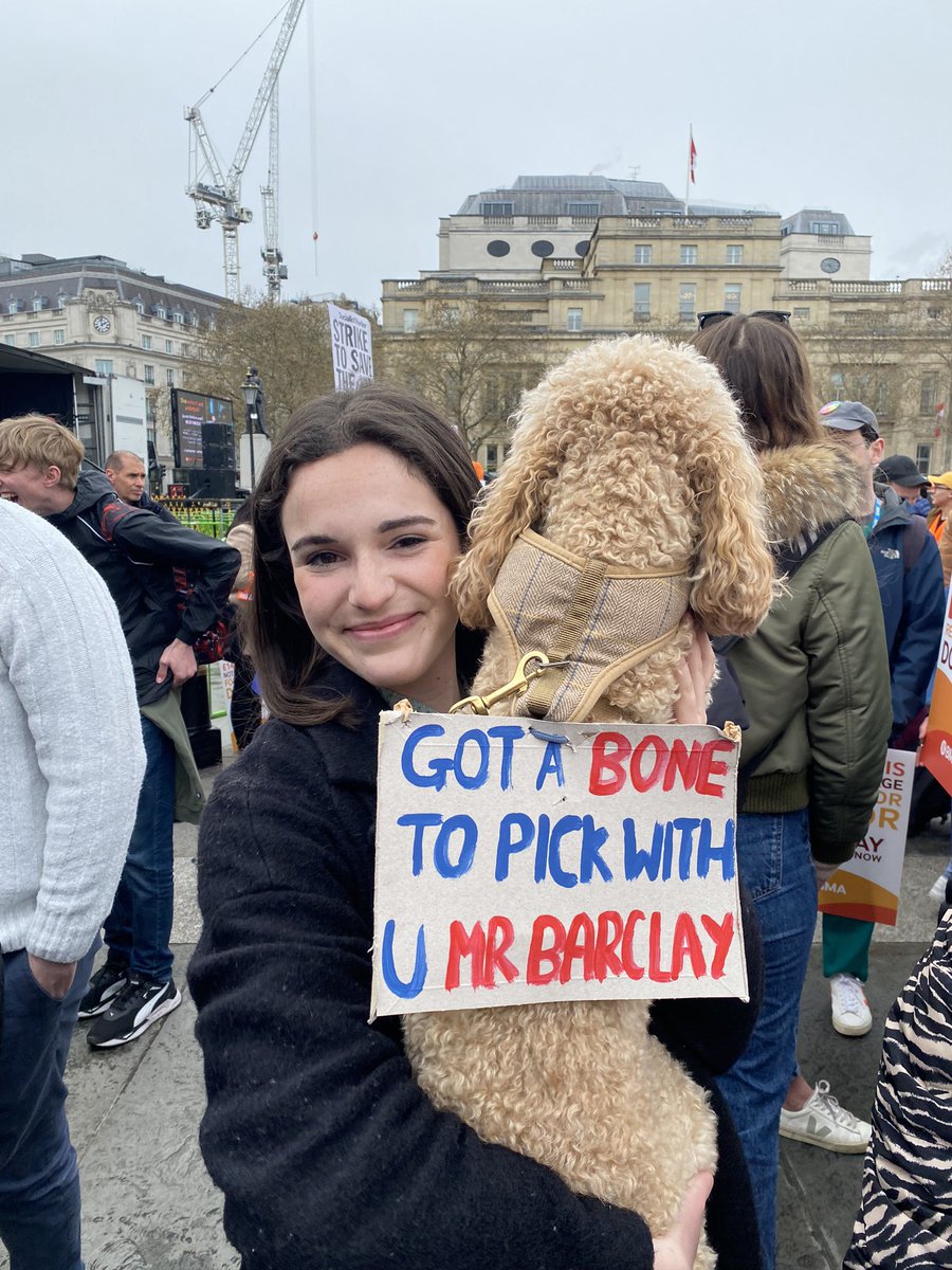 Thank you on behalf of every final year medical student to the junior doctors taking strike action this week. Brought Ollie along to the demonstration today - if you snapped any pics of him please send them my way 📸 #JuniorDoctorsStrikes #StrikeDogs