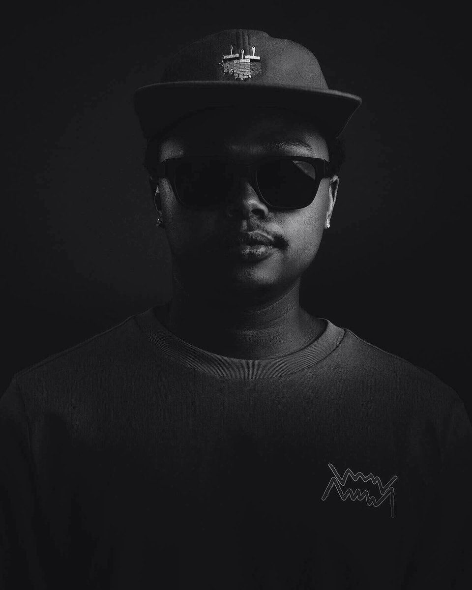 teddymsomi's tweet image. I need 3k for rent. Im 3 months behind. Im a photographer and videographer by profession. Bookings haven't been coming even when i do R450 and R750 specials 😭 Here is my work: instagram.com/artinthemusic  I have no idea how I'm going to get my business up again. Please assist 😭🙏🏼