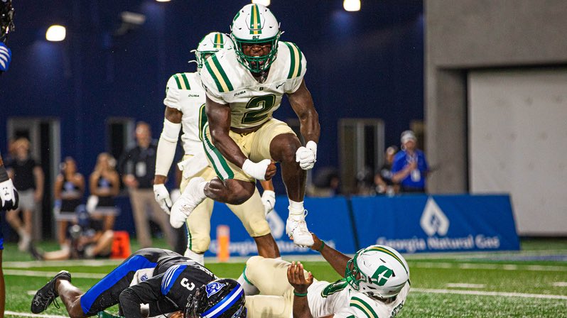 TreBroughton7's tweet photo. Very excited to get the opportunity to visit UNCC this Saturday ⛏️ @froelich51 @coachkeithemery @coachsplintaq @biffpoggi
@kyledevan68 @coachm_miller @coachmorookian @mhartline59 https://t.co/rV31CkQqbn