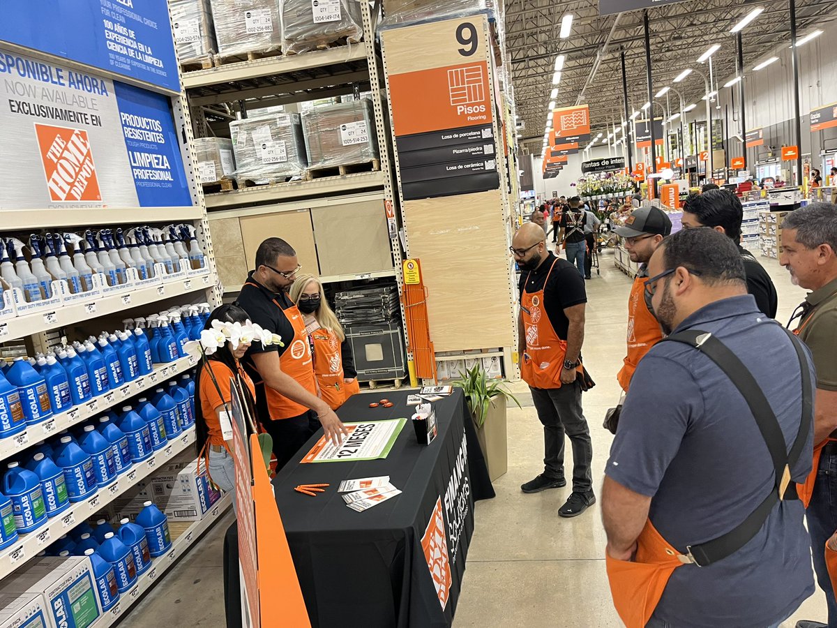Jennifer Vázquez (@jenniferpr02) on Twitter photo ✨Knowledge, training and development 🖤🤍🧡 #Store6408 #ROADSHOW2023 <a href="/Alejandra4007/">Alejandra</a> <a href="/rodriguez_oyola/">Robert Rodriguez</a> ✨Knowledge, training and development 🖤🤍🧡 #Store6408 #ROADSHOW2023 <a href="/Alejandra4007/">Alejandra</a> <a href="/rodriguez_oyola/">Robert Rodriguez</a>