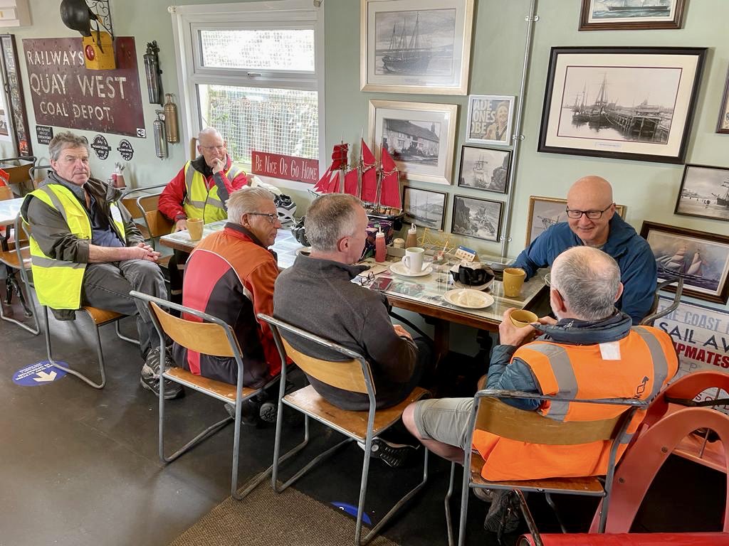 Our .⁦@DeesideDotCom⁩ workdays start with an Yvonne’s Cafe breakfast - 8 of us today collecting 15 bags of litter along #NCN568 River Dee cycle path .⁦@SustransCymru⁩ .⁦@FCCcountryside⁩ .⁦@WelshCycling⁩ .⁦@CyclingUK_Wales⁩