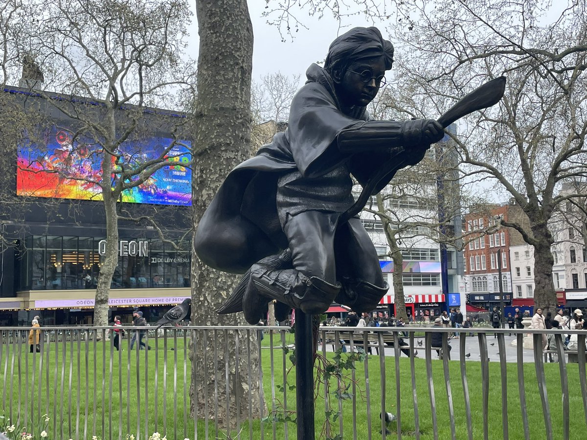 Oh London, I’m so glad to be back after 6 years of not visiting!! Visited this fell earlier!! #harrypotterleicestersquarelondon2023