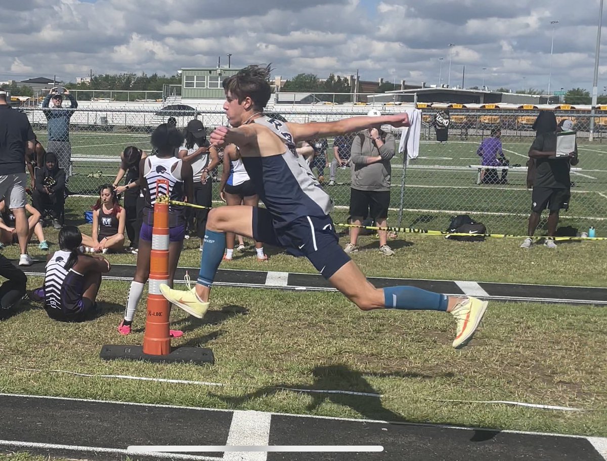 Derrick Lewis Sr. tweet media