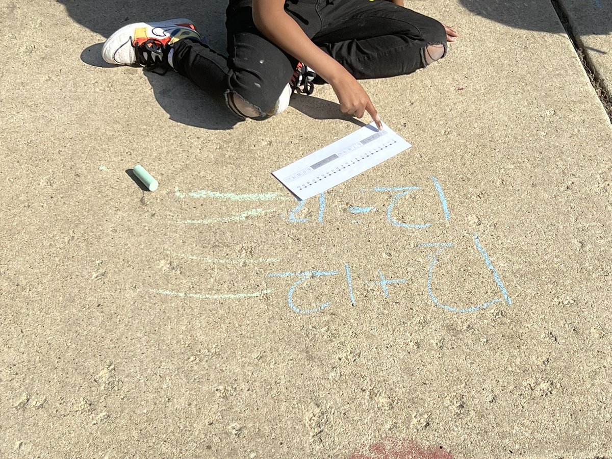 beebepan's tweet photo. Coming out from Chicago winter hibernation is the best. Ss wrote problems for each other outside and also wrote an encouraging message for others to read #BeebeAdventures #PartnersInGrowth #elemmath https://t.co/PA0W1WAUTi