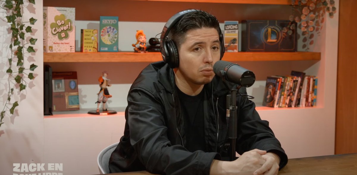 ActuFoot_'s tweet photo. Samir Nasri sur Didier Deschamps :

« Il m'a niqu* mon rêve. Mon truc, c'était de jouer une Coupe du monde, au Brésil en plus, le pays du foot. J'avais fait une saison de fou furieux, je me disais que j'allais aller au Brésil et que j'allais plier la Coupe du monde. J'y ai quand même cru. Quand j'ai vu les mecs qui y sont allés à ma place, je me suis dit : lui, il se fout vraiment de ma gueule. »

🎙 @Zack_Nani