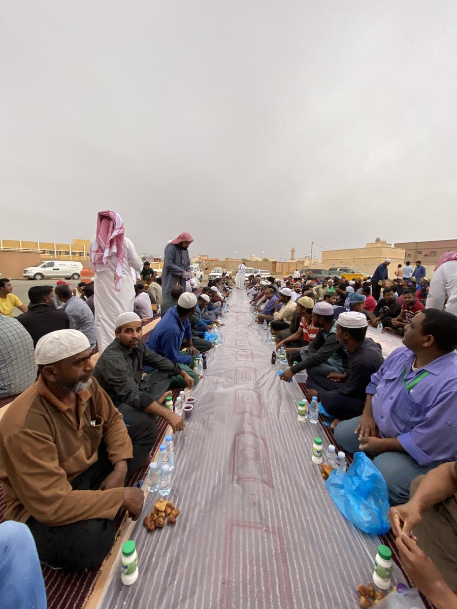 shababnbha1's tweet photo. #العشرون_من_رمضان 
#لجنة_شباب_محافظة_النبهانية 
تقوم بتنفيذ مشروع أفطار صائم بعنوان
(#نحن_إخوة)الموسم الثاني في جامع ابوبكر الصديق خلال شهر رمضان المبارك عام ١٤٤٤هـ
شكرا لكل الداعمين ونسأل الله أن يجعل ماقدمتم في موازين حسناتكم https://t.co/T9O8A8V34w