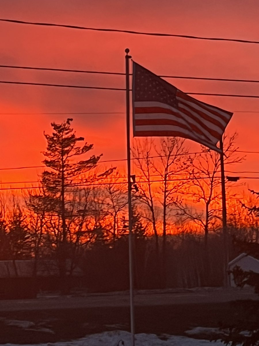 les_bragg's tweet photo. Sunset in the Ice Box of the Nation! #merica https://t.co/MzIyjAHkxO