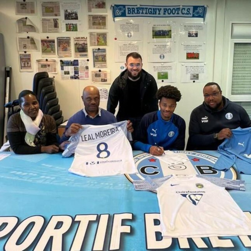 FCSM_officiel's tweet photo. 🦁🆕 Bryan Leal Moreira, jeune milieu défensif qui évolue au @CSBFoot, rejoindra en début de saison 2023/2024 les #U19Nat du FCSM.

👋 Bienvenue ! #MadeInSeloncourt