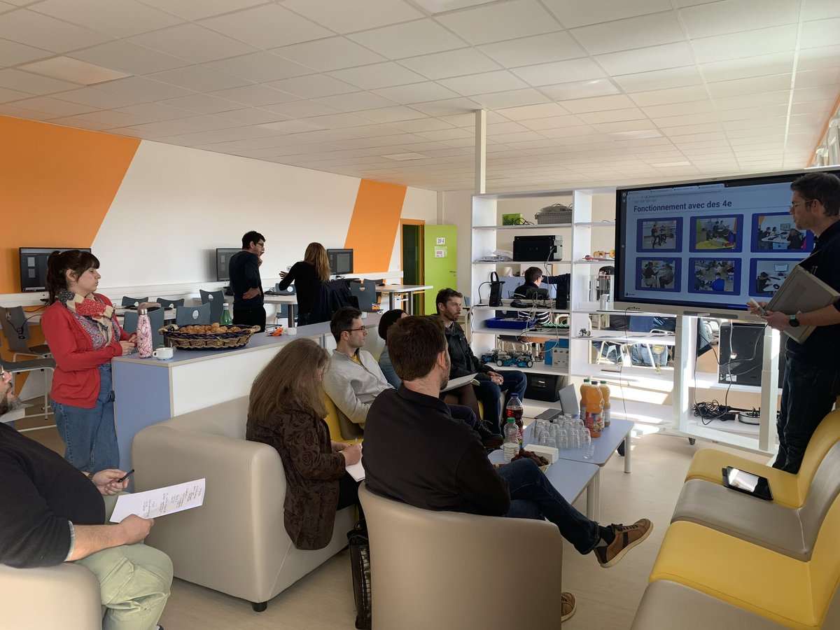LeverrierLolo's tweet photo. Forum des usages numériques à la maison à Jacques prevert à Domfront vendredi dernier.

Orga au top avec Margaux et Martin.

L occasion de présenter des pratiques innovantes et la nouvelle salle de techno.

Merci aux collectivités et @canope_61 

@DraneNormandie https://t.co/VJKLPWjDhF