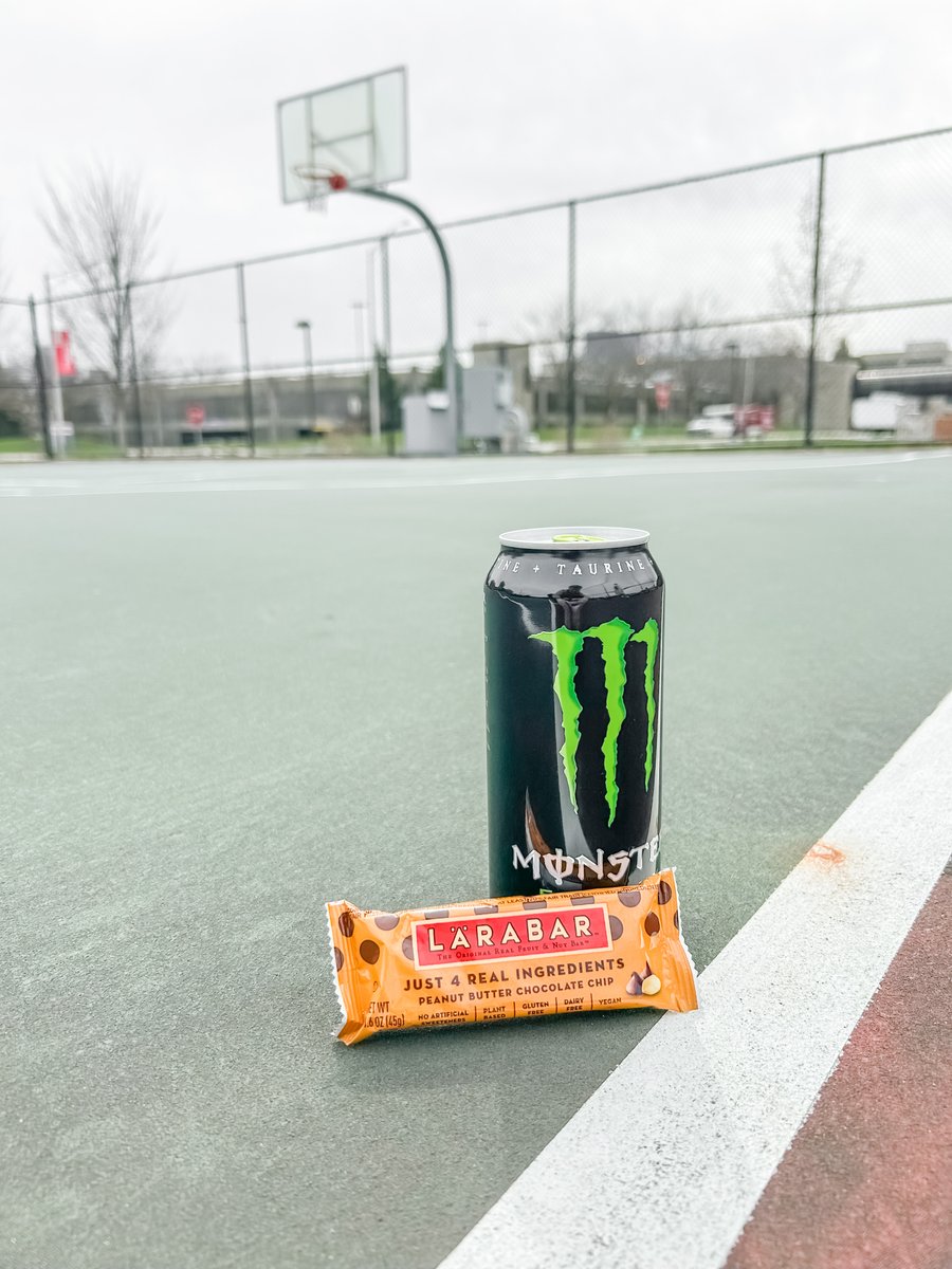 iuidining's tweet photo. Need a boost! Save $ at all of the markets on campus by pairing any energy drink and granola bar! 💯🏀

#monster #granola #themarket #energydrinks #iupui #iupuidining #ballislife https://t.co/JVxwUKje2t