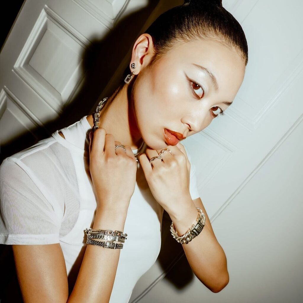 YafSparkle's tweet photo. Taking on the week with attitude 💥

#jewels #silverjewels #bracelet #unisexjewels #amsterdam #buddhatobuddha #newin #gifts #spring #style #ootd https://t.co/pZYIneXjph https://t.co/bCf3UMi3iy