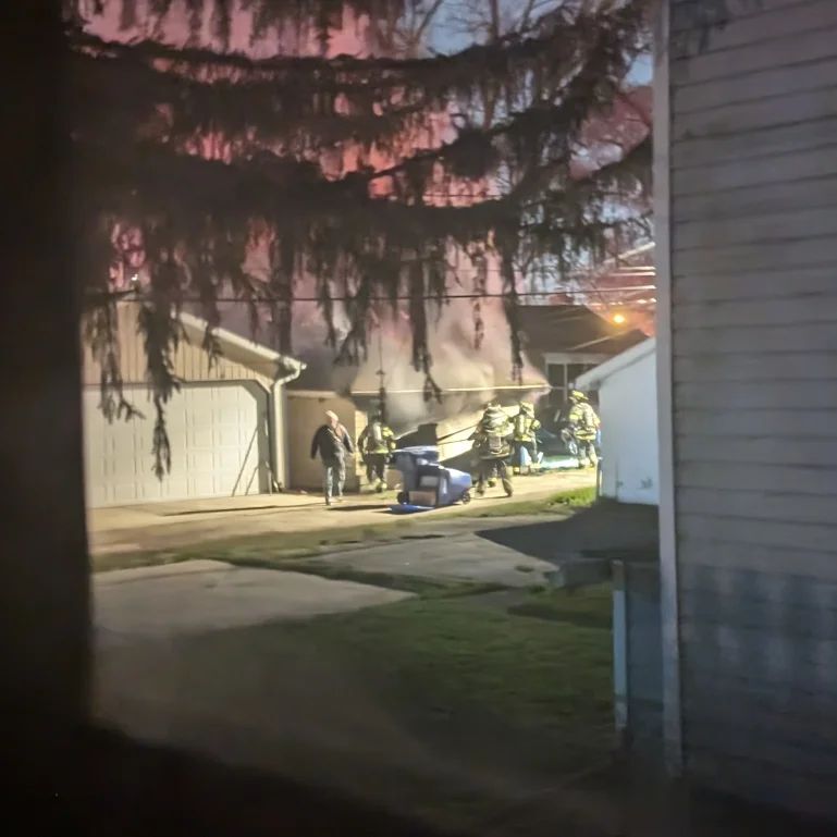 keymo's tweet image. Woke up around 1 am to crazy noise outside... Turns out it was firefighters using a gas powered demo saw to get at this garage fire.  Peep the time lapse, pretty sure a guy rode up on a bike, started a fire and left. (I reported it already) instagr.am/p/Cq5tQ95LZdy/