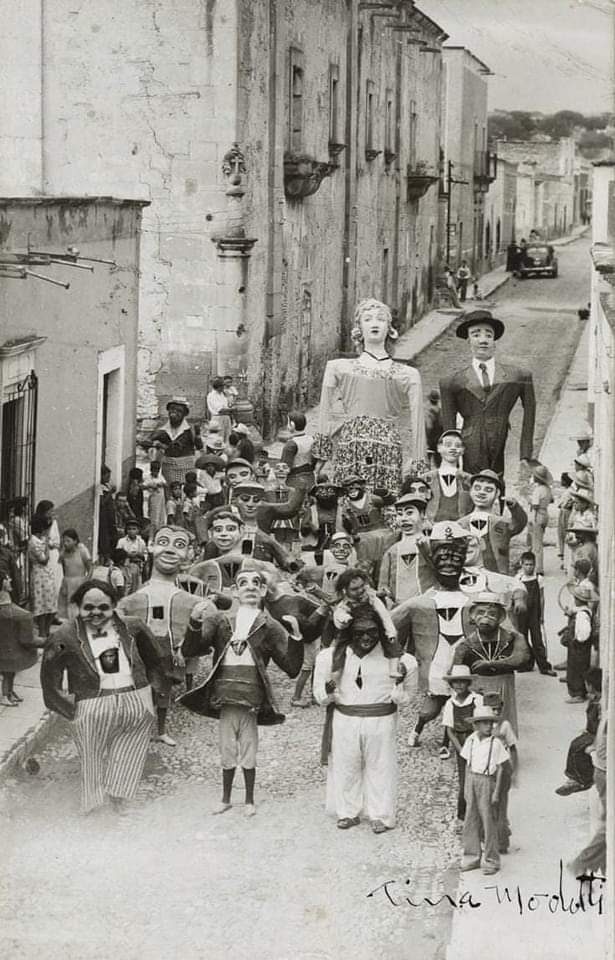 'Las Mojigangas', Feria de San Juan de los Lagos, Jalisco, México.
📸 Tina Modotti
#TinaModotti