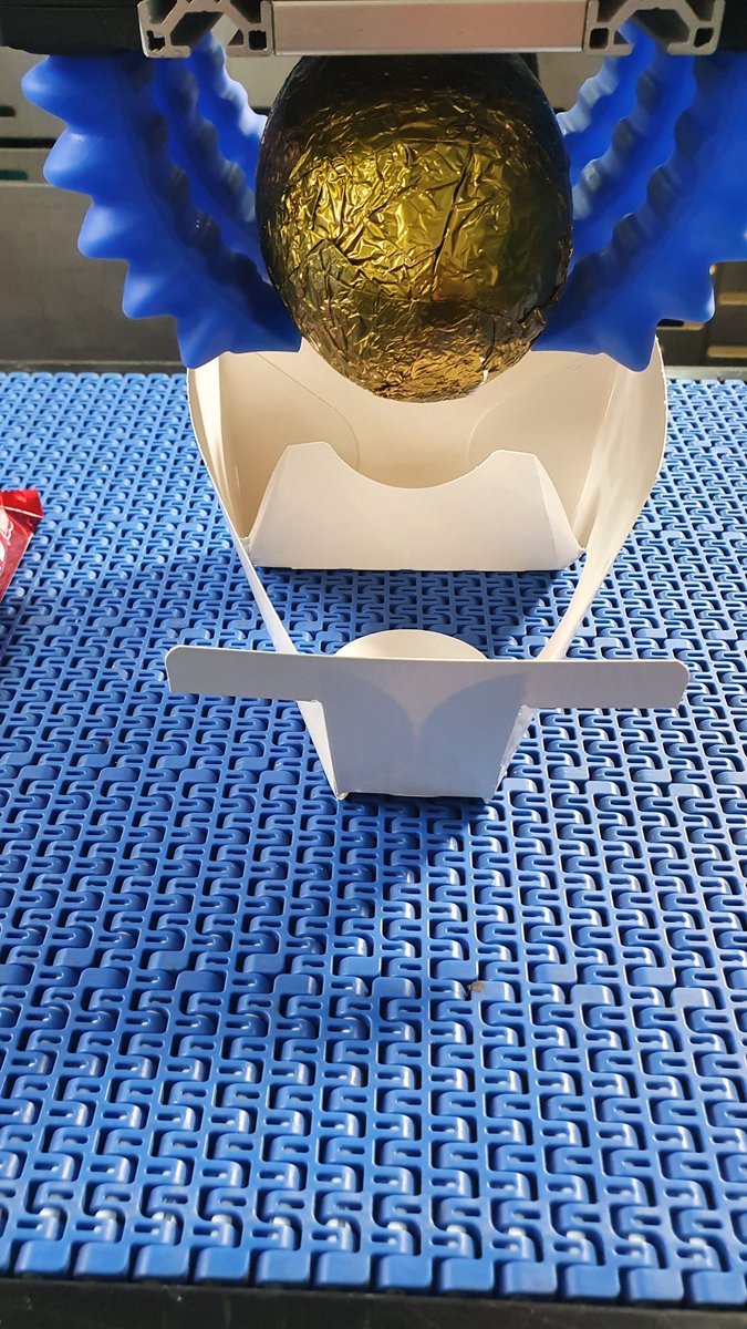 We hope everyone had a fantastic Easter break! 🐣 Irregular products need out-of-the box thinking especially when it comes to pick and place packaging. Our end effector design capabilities means we deal with all manner of shapes and sizes, delicately and at speed! #robotics