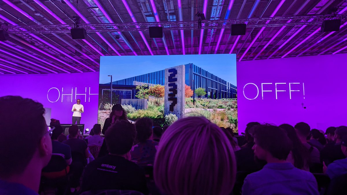 WolffOlins's tweet image. What's new in the world of creativity and motion? 👀 Étienne Godiard, Senior Motion Designer at Wolff Olins, outlines his key takeaways from the recent @OFFFest  in Barcelona: ow.ly/3KO350NGc7N #offfest #motiondesign