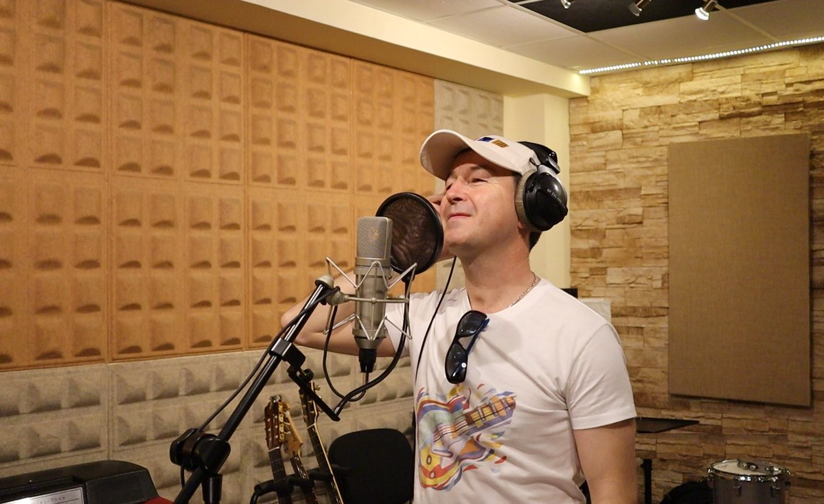 Sabes bien que huele a primavera y es...❤️🎶
¿Queréis saber cómo se grabó "Pintaré la lluvia de color"?😊 Que bien lo pasamos