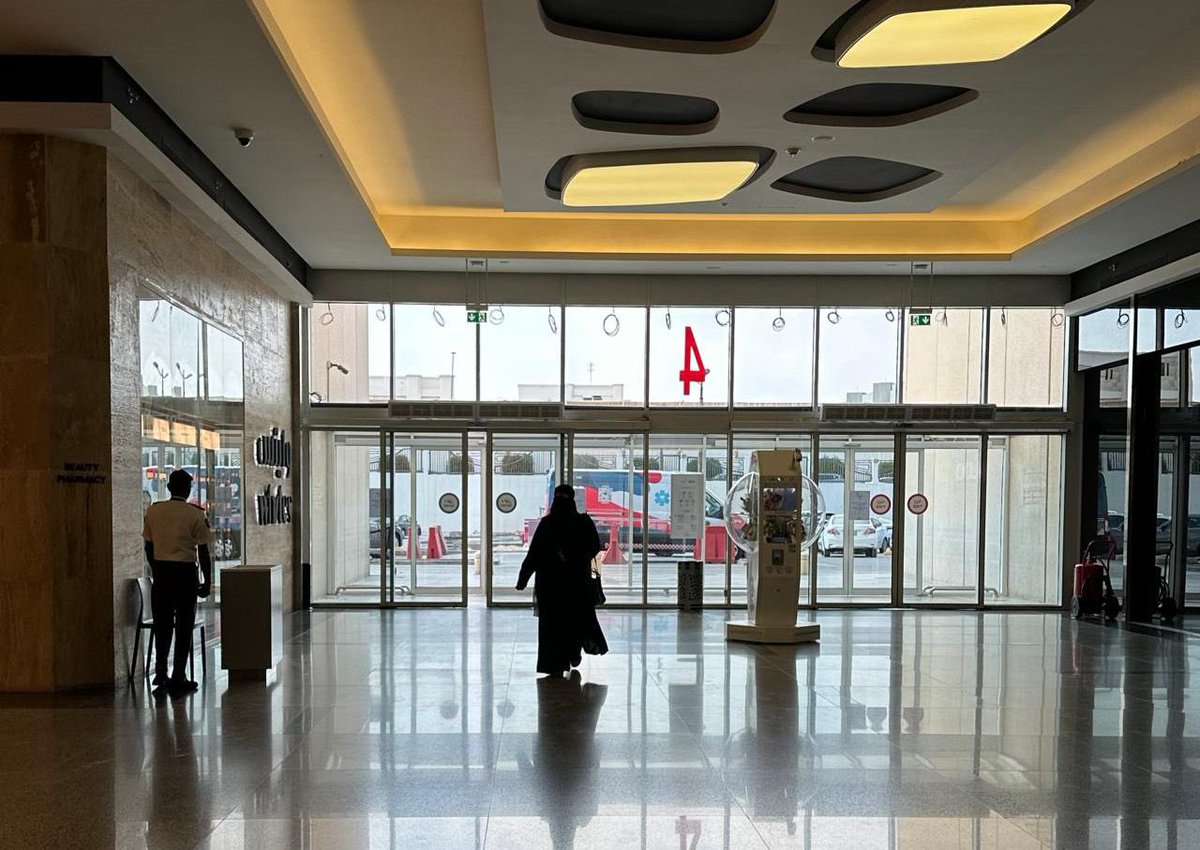 alkhamisziad's tweet photo. تواجد فريق #لازم في #بانوراما_مول للمساهمة في التغطية الإسعافية وتقديم العناية الطبية الفورية لمختلف الإصابات والحالات الطارئة حال وقوعها ، ويأتي ذلك ضمن الخدمات التي تقدمها https://t.co/x9PYIf0c4V لتأمين المنشآت والفعاليات بأحدث التجهيزات وكذلك الكوادر المميزة
#لازم_تلزمك https://t.co/AucK5EiP8R