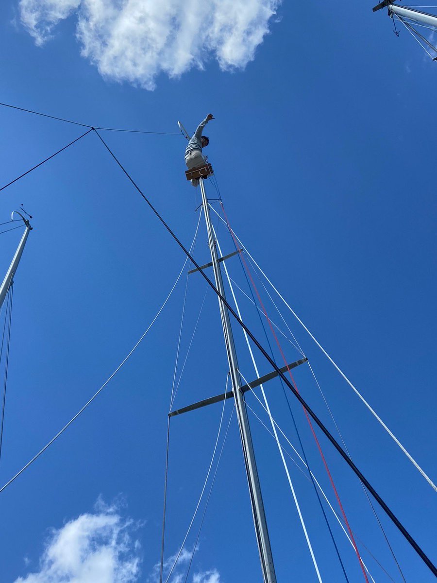 kiittan's tweet photo. ●Milky Way⛵のメンテも、午後からちゃんと頑張った🙆‍♀️
●特許‼️
この発案は絶対に売れるよ💰
って、船長👮に何度も登録しようって言ってみた（笑）
●ボースンチェアでマスト🗼に登る時、この
『足置き🦶踏み台』があると、本当スイスイ登れる (^^)d
⚠️既に誰かも考えついてんのかなぁ
●2023/4/9(日) https://t.co/jbCHHnX39f