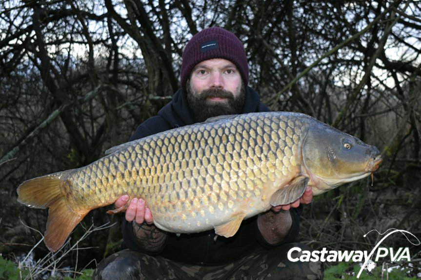 Damian Wheway
"A real decent common from the syndicate last week at 32lb. Once again falling on my go to fluoro rig. Stickybaits hookbaits and a 35mm Castaway pva mesh bag on the business end as always."
castaway-pva.co.uk
#castawaypva #buythebestpva #carp #carplife