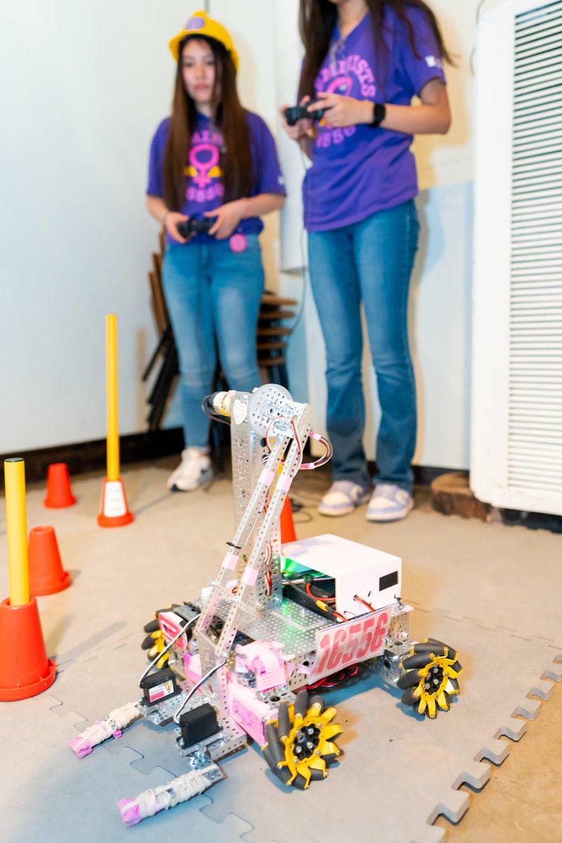 It's National Robotics Week! Find local events such as the FIRST Championship in Houston at nationalroboticsweek.org. #RoboWeek
#FIRST #VEX #robotics #NationalRoboticsWeek