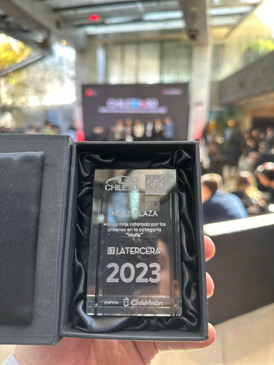 MallplazaCL's tweet photo. 🙌🥇¡Somos la marca más valorada entre los centros comerciales, según #Chile3D!
En esta ocasión, fueron 4.800 personas las que evaluaron a 312 marcas pertenecientes a 64 categorías de consumo.
¡Muchas gracias por valorarnos! ❤️
@GfKChile https://t.co/kNEcvSTz63