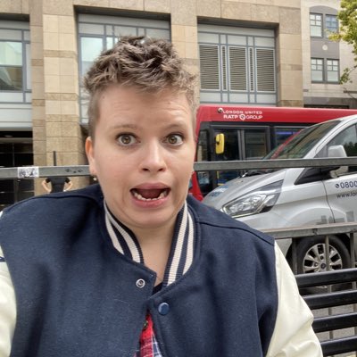 QuirkyMerky's tweet photo. #NewProfilePic Chess? We haven’t got a chess set, have we?
#Bottom #RikMayall #AdeEdmondson #MemorialBench #Hammersmith https://t.co/AB36w0KJrR