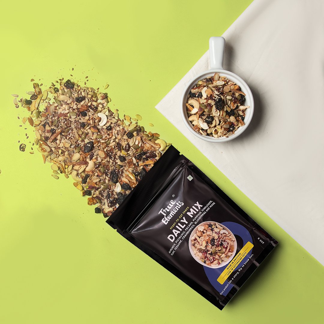 trueelements's tweet image. Snack your way to good health and daily nutrition.

Daily Mix is a perfect combination of crunchy, delicious dry fruits, nuts &amp;amp; berries.

Grab your goodness packet today: surl.li/ghiwq

#TrueElements #FoodThatDoesNotLie #dailymix #seedmix #healthysnacks #healthyeating