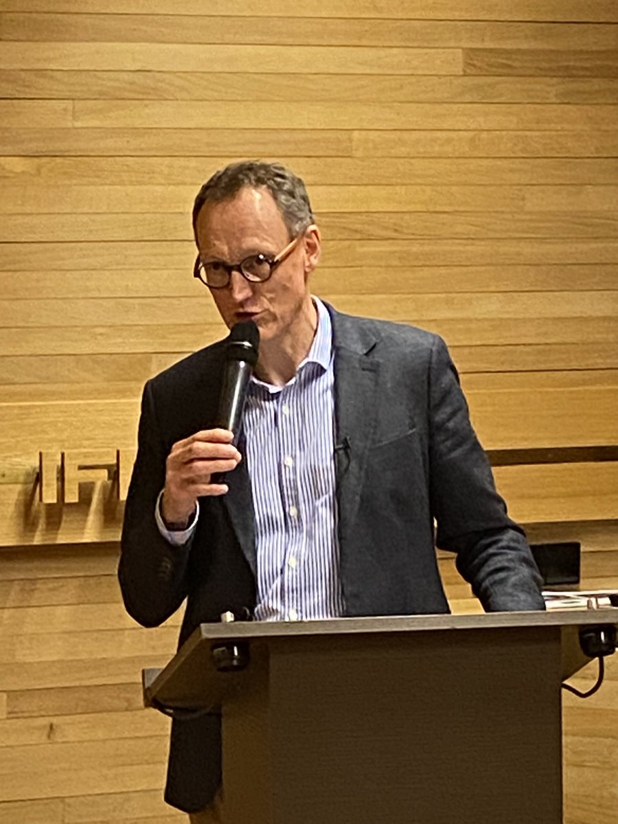 ifocapFormation's tweet photo. Laurent Mingam @LMingam , directeur de l’#Ifocap, introduit la conférence sur les #comportements face au #changement : « Dans une #société qui bouge vite, la première réaction est la peur, nous allons voir comment gérer cela pour avancer ! » https://t.co/uWR1CI4QkM