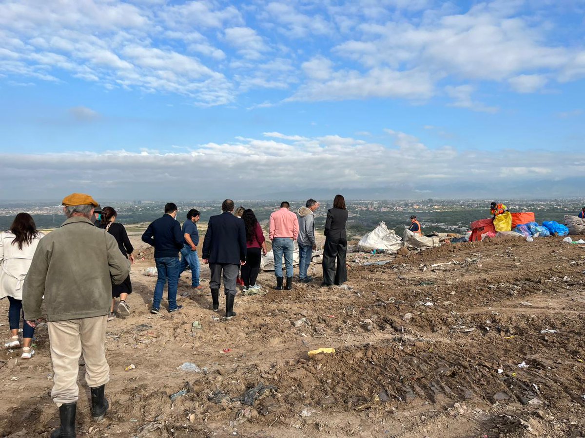 prensaju's tweet image. Se realizó hoy la inspección ocular en el Vertedero San Javier ordenada en marco de un amparo ambiental tramitado por la jueza de Minas María Victoria Mosmann #Salta #Justicia  justiciasalta.gov.ar/es/prensa-deta… a través de @prensaju