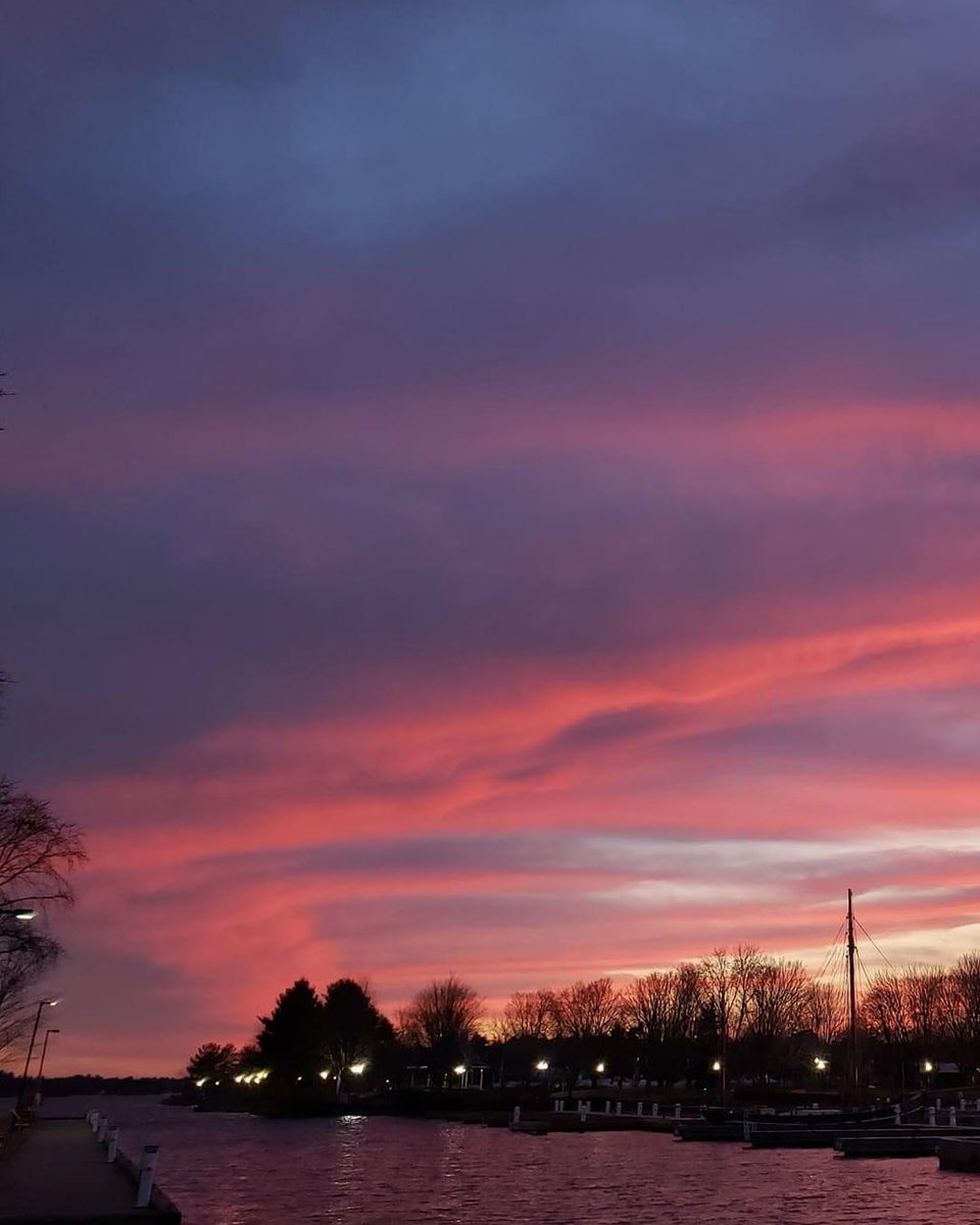 Brockville Tourism (@brockvilletour) on Twitter photo We were treated with beautiful weather and stunning sunsets over the Easter weekend. Did you capture the cotton candy sky?
📍Blockhouse Island, Brockville
📸 Scott Massey
#explorebrockville <a href="/SouthEast_Ont/">South Eastern Ontario</a> We were treated with beautiful weather and stunning sunsets over the Easter weekend. Did you capture the cotton candy sky?
📍Blockhouse Island, Brockville
📸 Scott Massey
#explorebrockville <a href="/SouthEast_Ont/">South Eastern Ontario</a>