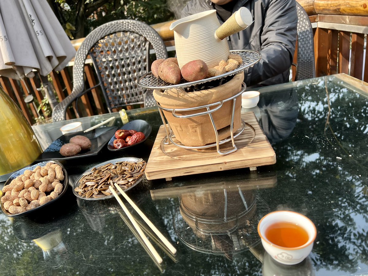 Suiri16's tweet photo. 自贡闷骚的还是比较多哦？加了我就大胆一点嘛？非要闷着不说话？哎 https://t.co/ypzsrAmT9S