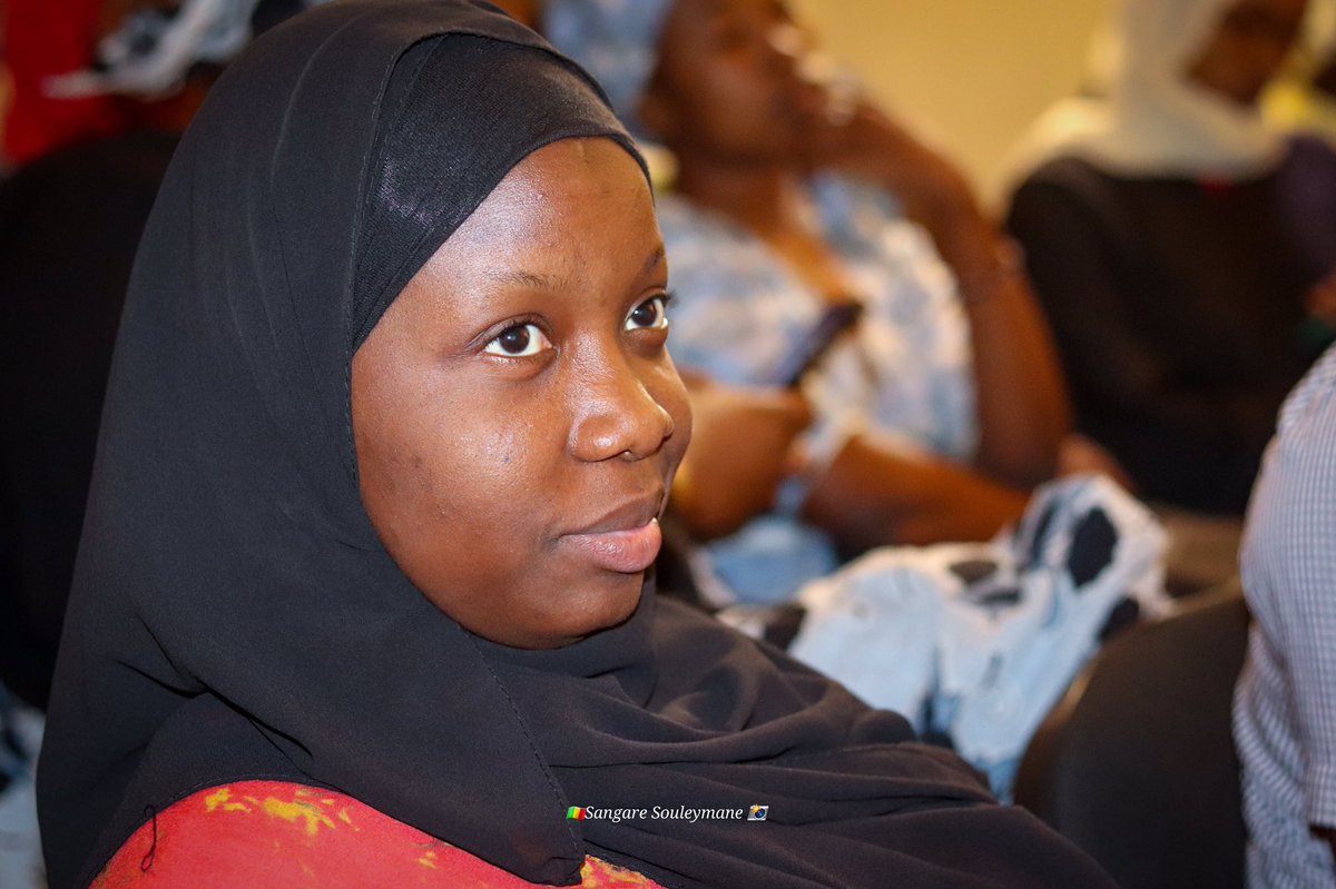 daff_hawa's tweet photo. Nous devons assainir et protéger notre environnement numérique . 

#influenceurspourlapaix #CodeForAfrica #GEOA #SecuriteNumerique https://t.co/AsbiFA58MY